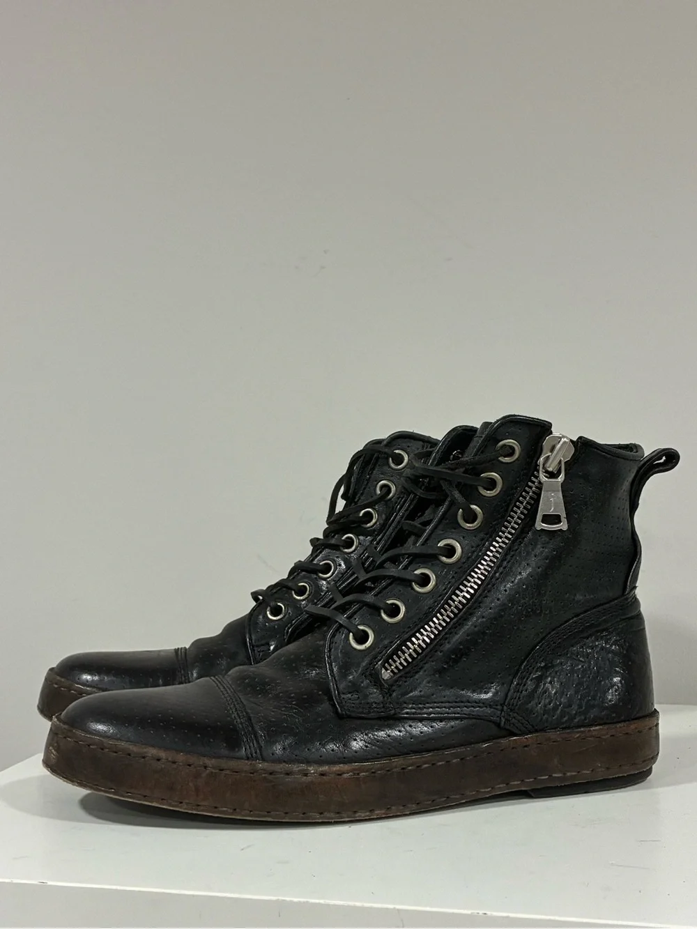 John Varvatos Artisanal Sneaker Size 8.5